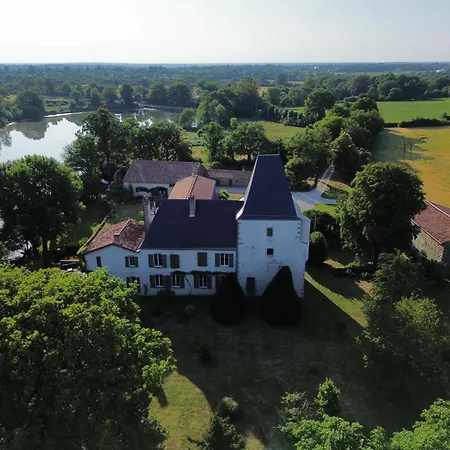 Logis De La Rouliere 住宿加早餐酒店 3*