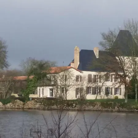 Logis De La Rouliere 住宿加早餐酒店