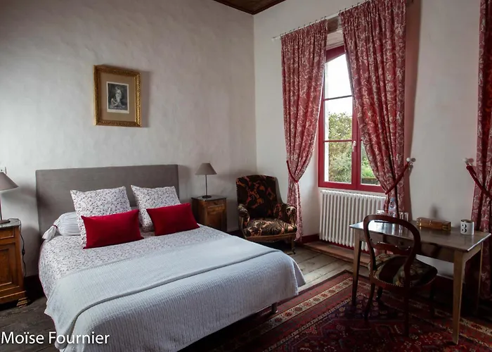 Logis De La Rouliere 3* La Chapelle-Bertrand